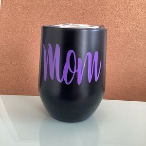 New Art Minds 12 oz Mom Wine Tumbler | black | purple Mom decal | travel lid